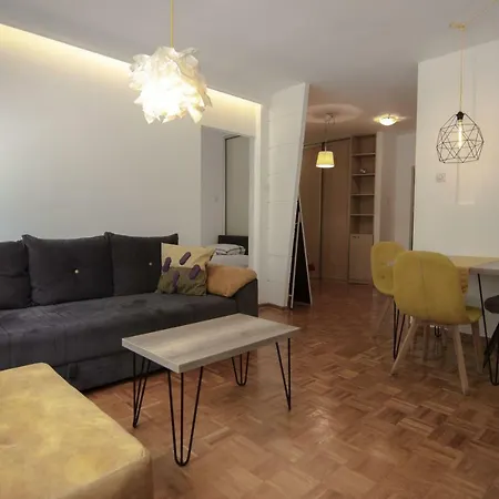 Slavija Square Apartment *